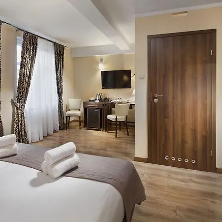 Bonum Old Town Hotell 3*