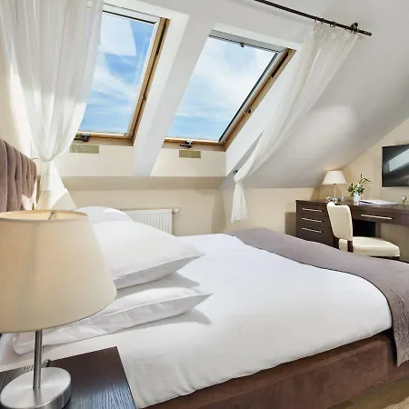 호텔 Bonum Old Town 3*