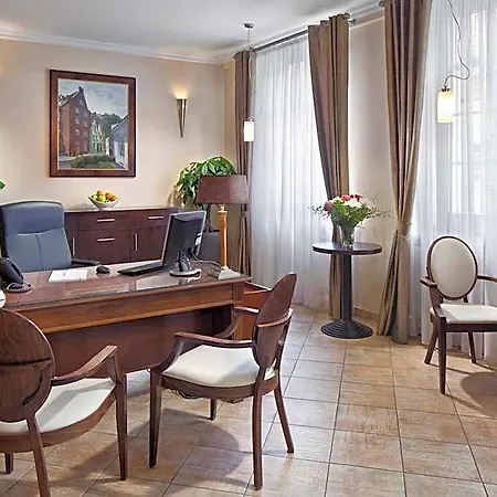 Bonum Old Town מלון 3*