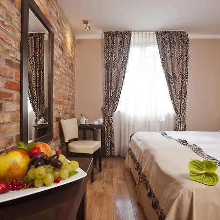 Bonum Old Town מלון 3*