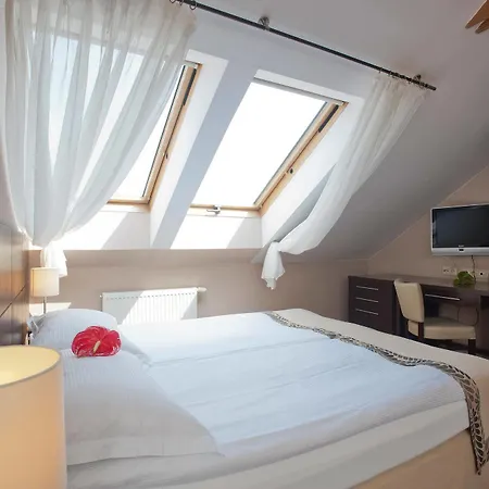 Hotel Bonum Old Town 3*