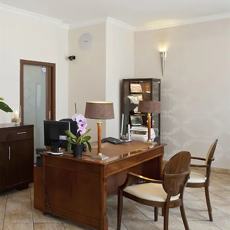 Bonum Old Town Hotel 3*