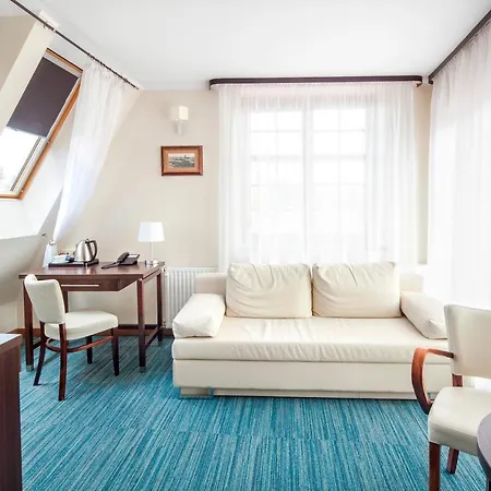 Bonum Old Town מלון 3*